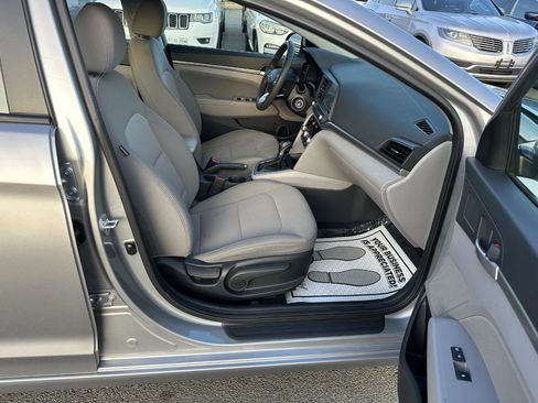 Used 2020 Hyundai Elantra SEL image 12