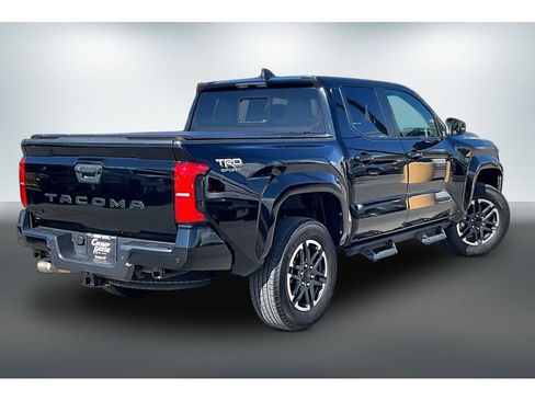 Used 2024 Toyota Tacoma TRD Sport w/ TRD Sport Upgrade Package AWD/4WD image 6