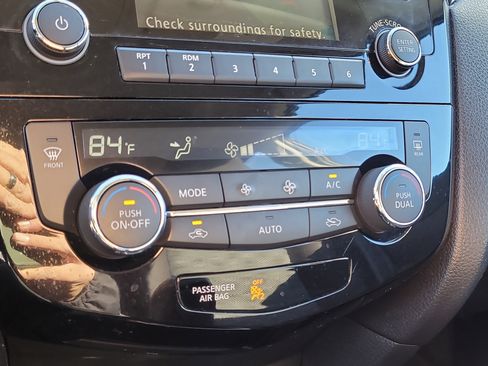 Used 2018 Nissan Rogue Sport SV image 24