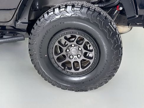 Used 2021 Jeep Wrangler Unlimited Rubicon w/ Xtreme Recon 35" Tire Package image 32