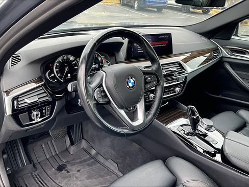 Used 2019 BMW 530i xDrive image 18