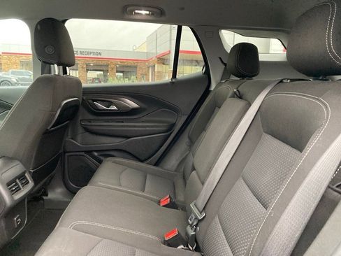 Used 2024 GMC Terrain SLE image 11