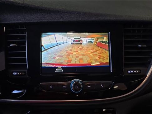 Used 2022 Buick Encore Preferred w/ Safety Package image 19