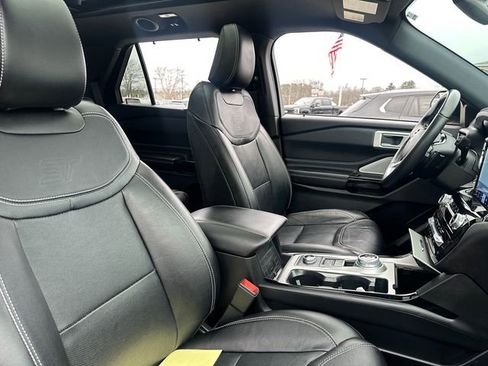 Used 2022 Ford Explorer ST w/ ST Street Pack image 18