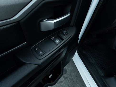 Used 2019 RAM 5500 Tradesman RWD image 16