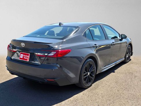 Used 2025 Toyota Camry SE FWD image 3