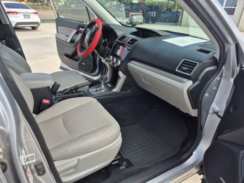 Used 2016 Subaru Forester 2.5i Limited AWD/4WD image 17