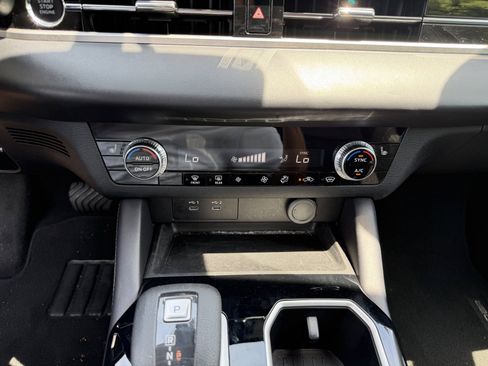 Used 2025 Mitsubishi Outlander ES AWD/4WD image 27