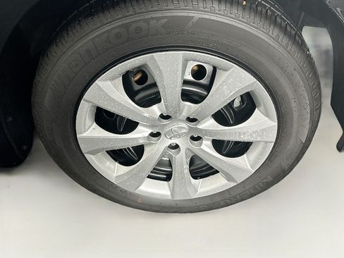 Used 2025 Toyota Corolla LE FWD image 11