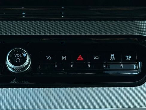 New 2025 Ford Expedition Active image 41