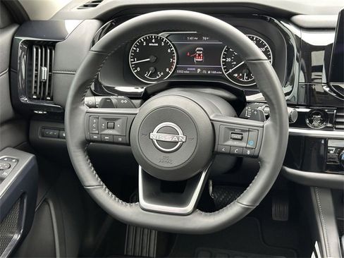 Certified 2025 Nissan Pathfinder SV w/ SV Premium Package image 25