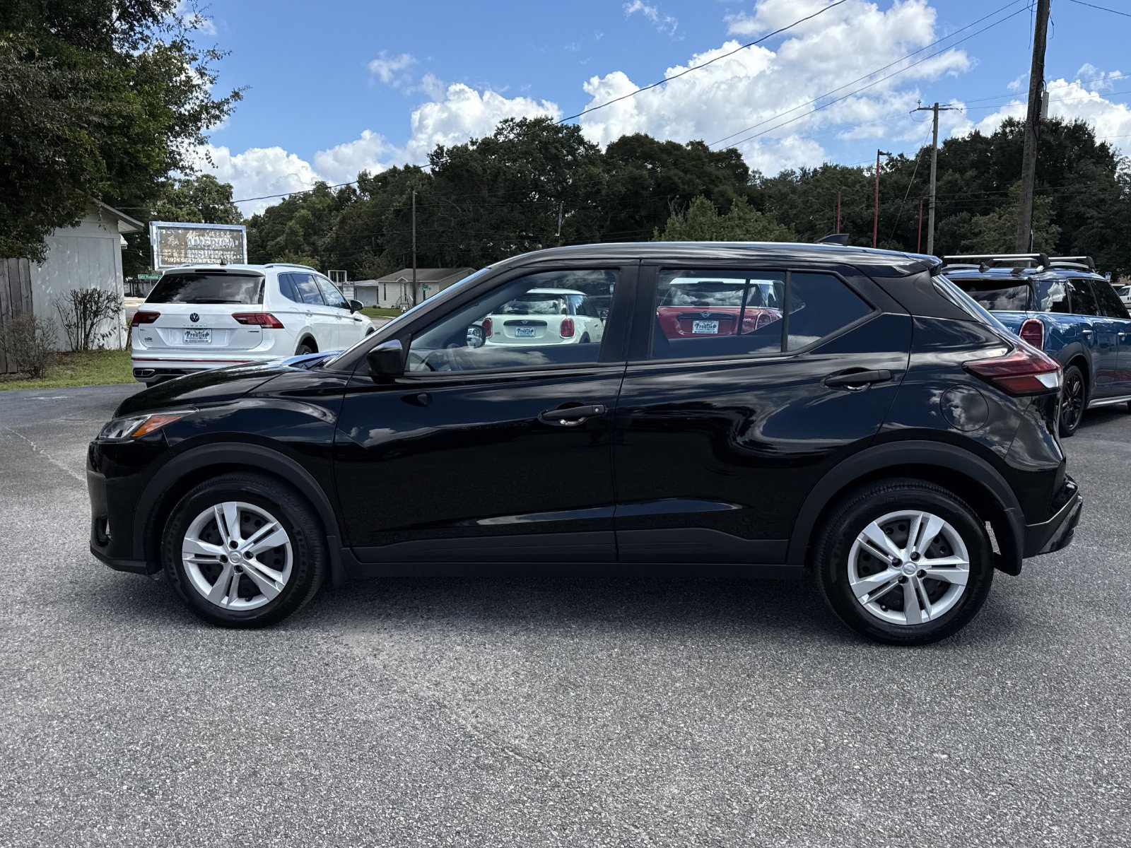 Used 2024 Nissan Kicks S FWD image 2