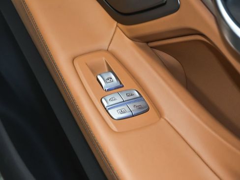 Used 2022 BMW 750i xDrive w/ Executive Package AWD/4WD image 19