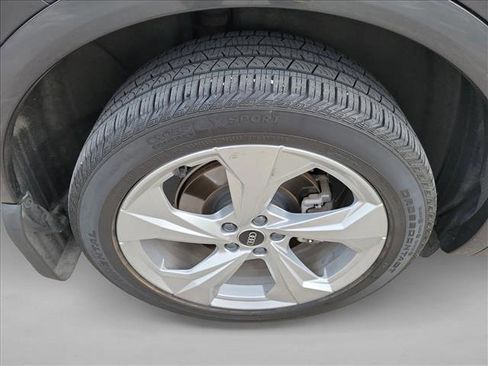 Used 2021 Audi Q5 Premium Plus w/ Premium Plus Package image 10