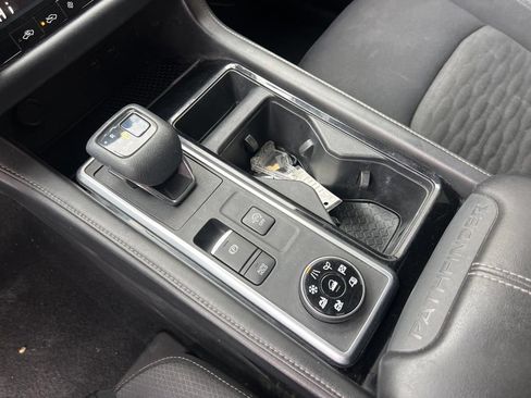 Used 2022 Nissan Pathfinder SV AWD/4WD image 17