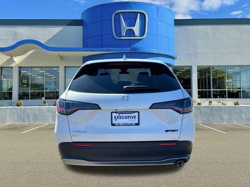 Used 2024 Honda HR-V Sport image 3