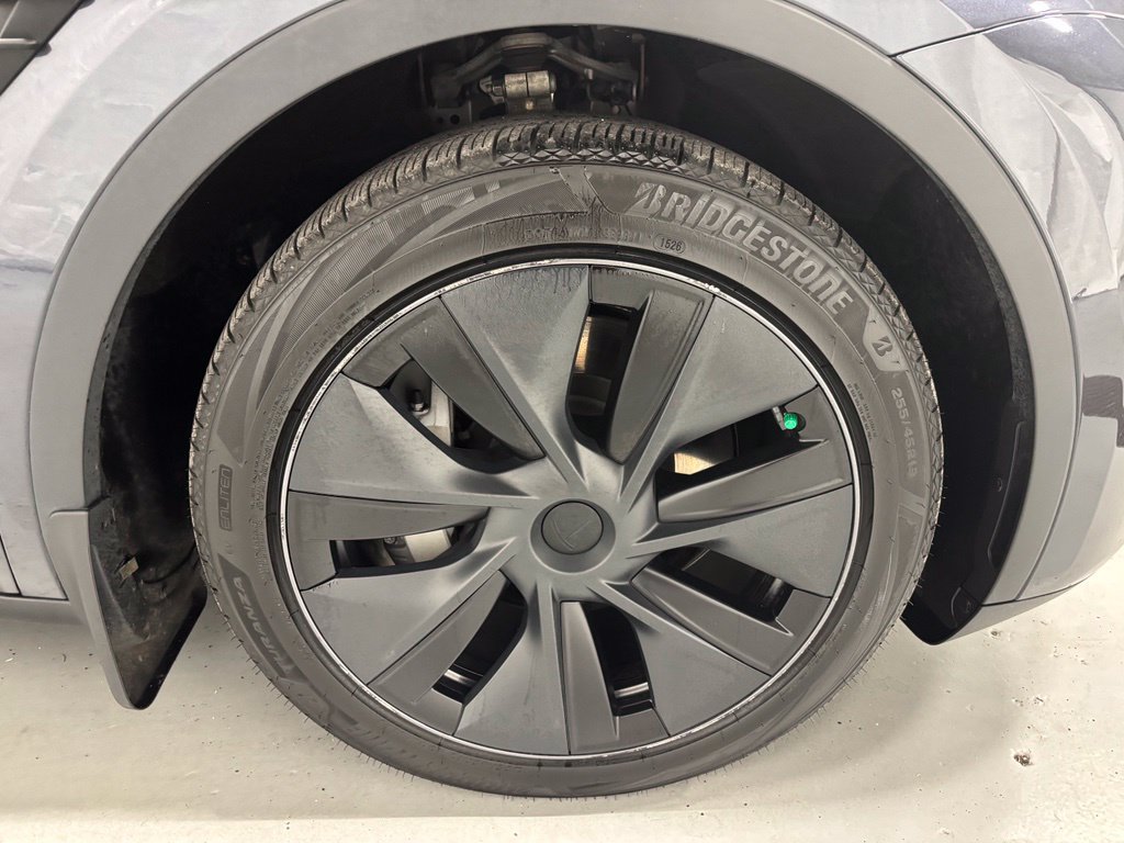 Used 2024 Tesla Model Y Long Range AWD/4WD image 57