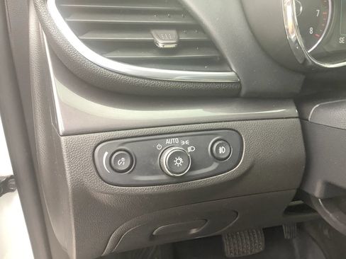 Used 2017 Buick Encore Essence FWD image 33