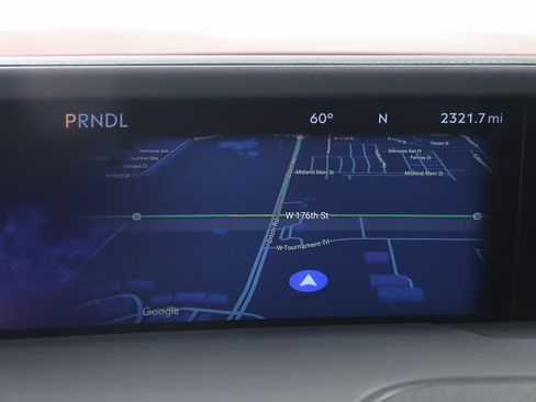 Used 2025 Lincoln Nautilus Premier image 19