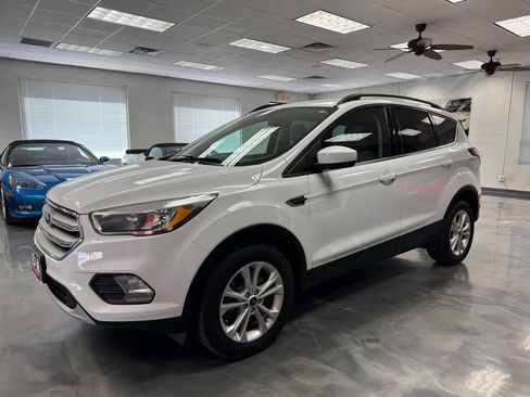 Used 2018 Ford Escape SE image 13