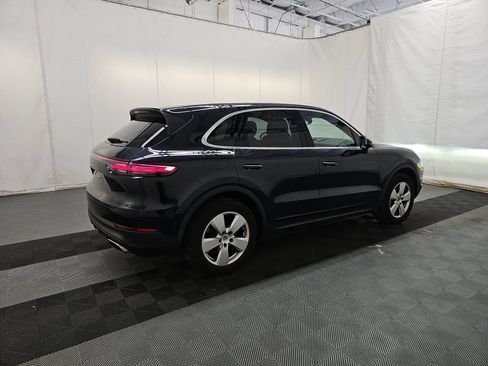 Used 2023 Porsche Cayenne AWD/4WD image 4