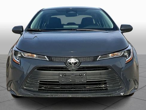 Used 2023 Toyota Corolla LE image 3