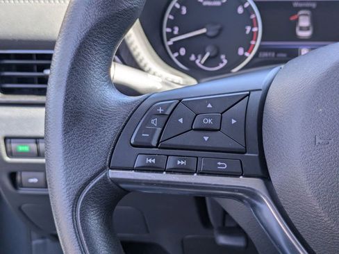 Used 2025 Nissan Sentra SV FWD image 19