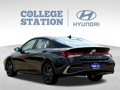 Used 2026 Hyundai Elantra Sport FWD image 8