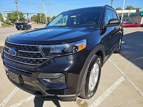 Used 2020 Ford Explorer XLT w/ Comfort Package image 8