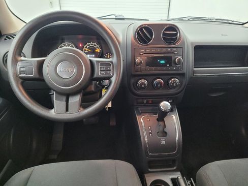 Used 2014 Jeep Patriot Sport w/ Power Value Group FWD image 22