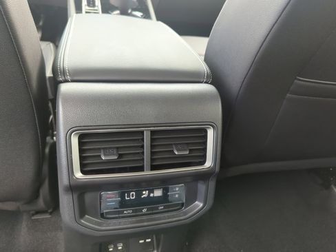 New 2026 Volkswagen Atlas SE image 30