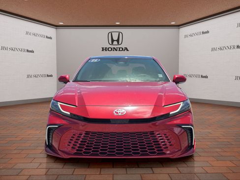 Used 2025 Toyota Camry XSE FWD image 2