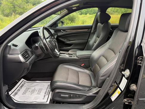Used 2018 Honda Accord Sport image 12