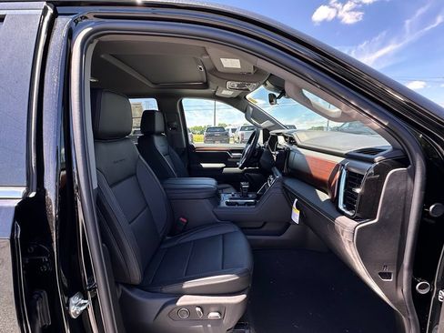 New 2026 GMC Sierra 1500 Denali w/ Denali Reserve Package AWD/4WD image 11