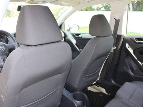 Used 2011 Volkswagen Golf 4-Door FWD image 30