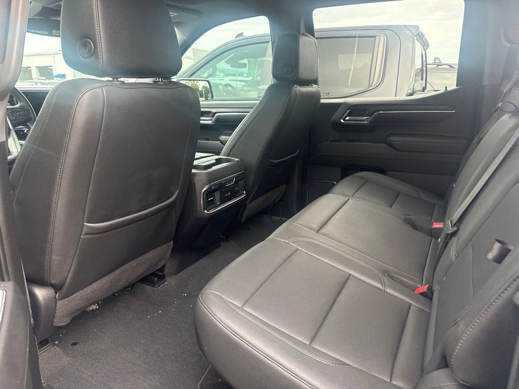 Used 2024 GMC Sierra 1500 SLT w/ SLT Premium Plus Package AWD/4WD image 9