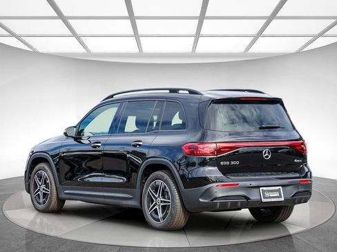 Used 2024 Mercedes-Benz EQB 300 4MATIC image 2