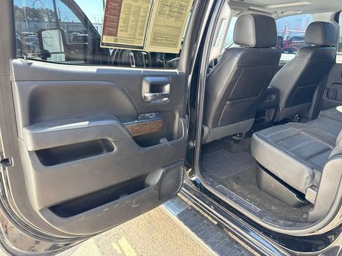 Used 2017 GMC Sierra 2500 Denali w/ Duramax Plus Package AWD/4WD image 9