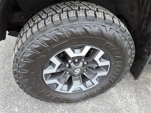 Certified 2023 Toyota Tacoma TRD Off-Road image 9