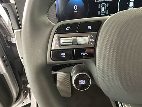 Used 2025 Hyundai Ioniq 5 SEL AWD/4WD image 15