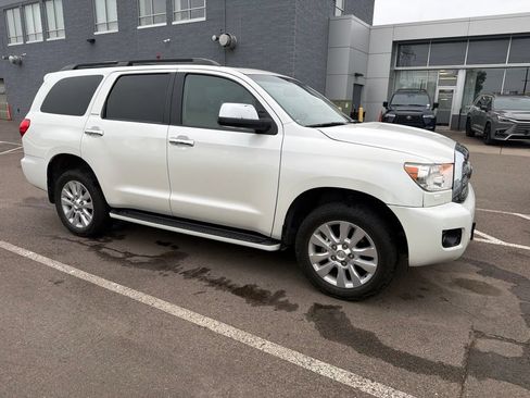 Used 2017 Toyota Sequoia Platinum AWD/4WD image 13