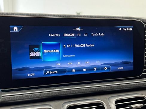 Used 2024 Mercedes-Benz GLS 450 4MATIC image 15