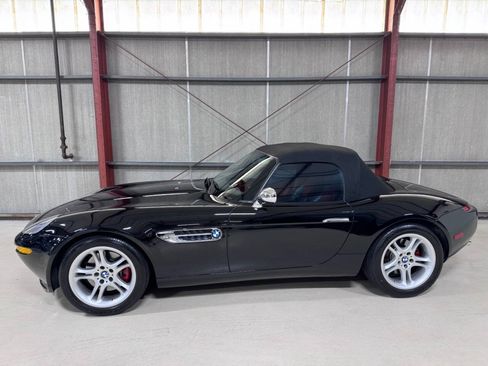 Used 2002 BMW Z8 RWD image 2