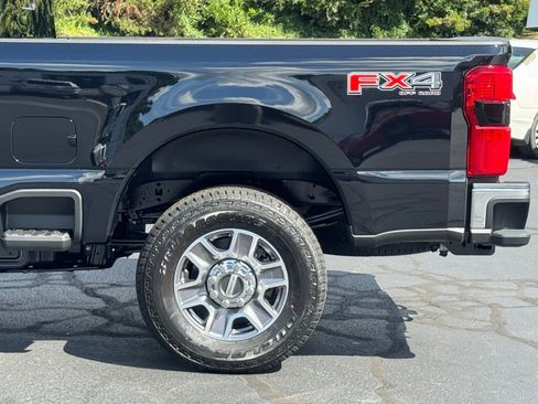 New 2026 Ford F250 Lariat w/ FX4 Off-Road Package image 46