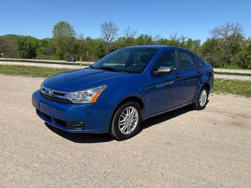 Used 2010 Ford Focus SE FWD image 12