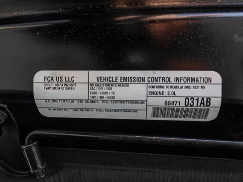 Used 2021 Jeep Wrangler Unlimited Sahara w/ Safety Group image 28