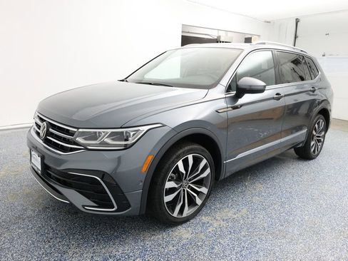 Used 2023 Volkswagen Tiguan SEL R-Line image 1