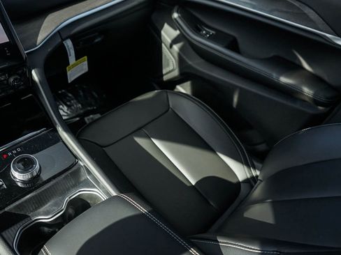 New 2025 Jeep Grand Cherokee Limited image 25