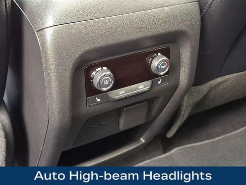Used 2026 Chevrolet Traverse RS AWD/4WD image 18