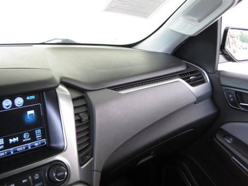 Used 2018 Chevrolet Suburban LT RWD image 22